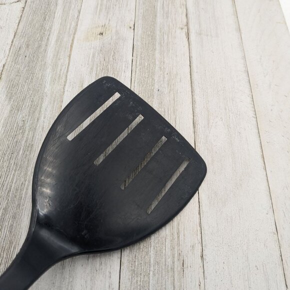 Tailor Made Wide Slotted Spatula Turner Flipper Black Nylon Plastic 11 3/4" - Picture 8 of 8